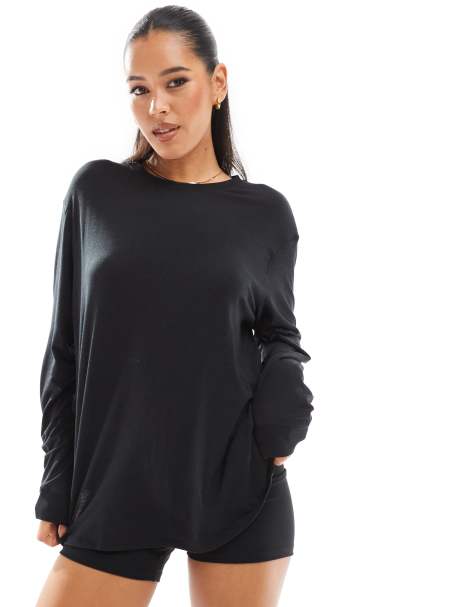 Nike One Training - Dri-FIT - Sort langærmet t-shirt med afslappet pasform - view 1