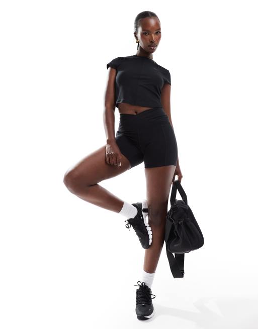 Nike – One Training – Dri-FIT – Svarta leggingsshorts med hög omlottmidja på 5 tum