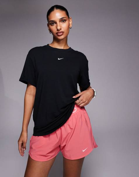 Nike – One Training Dri-FIT – T-Shirt in Schwarz mit lockerem Schnitt - view 1