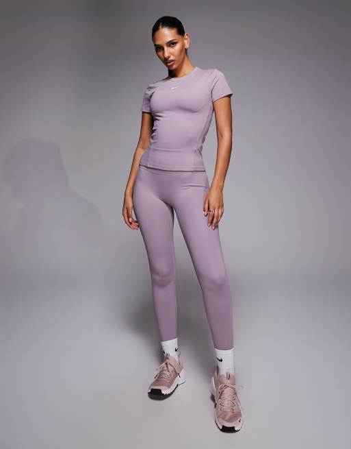 Nike One Training fitted short sleeve top in light purple, 2 of 4
