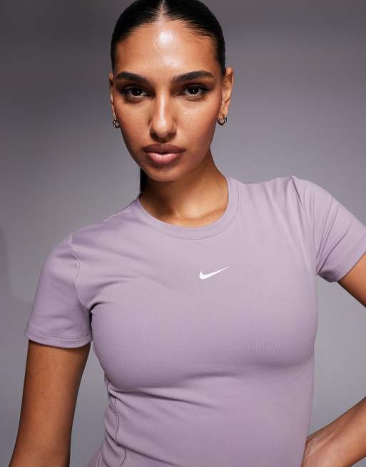 Nike One Training fitted short sleeve top in light purple, 3 of 4