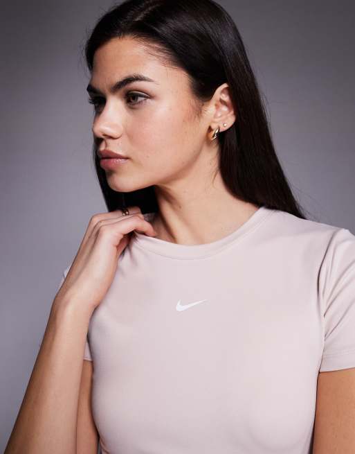 Nike One Training fitted T-shirt in pink, 2 of 4