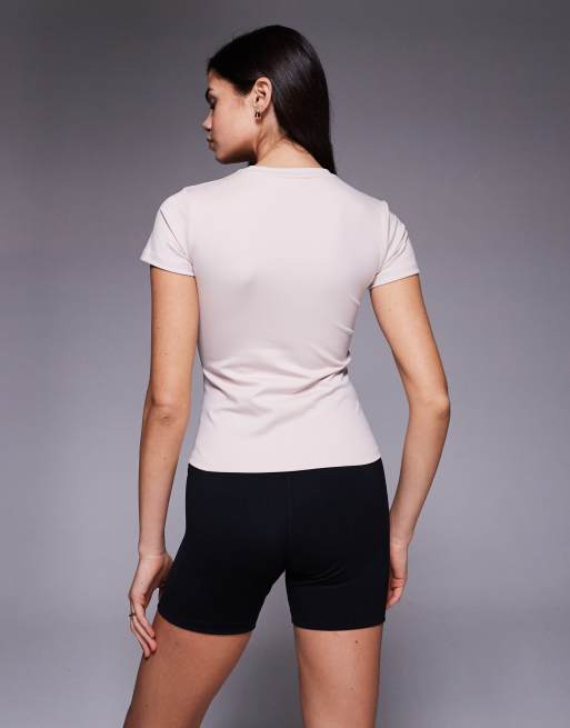 Nike One Training fitted T-shirt in pink, 3 of 4