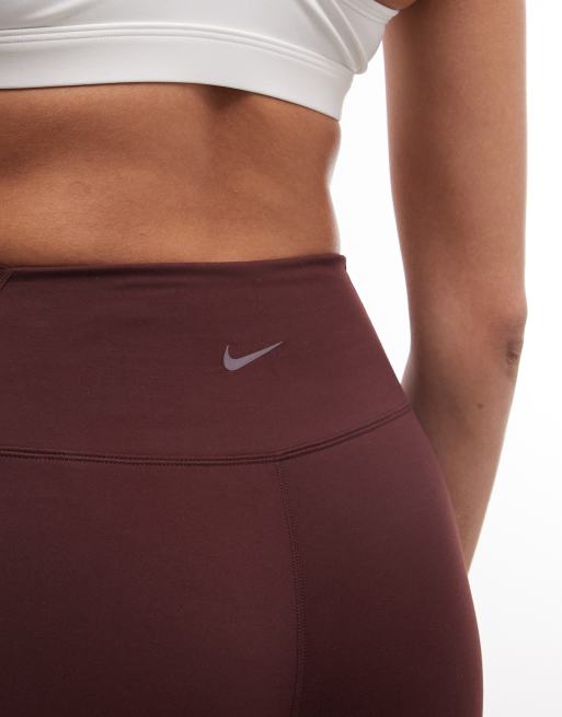Nike One Training high waisted pocket leggings in burgundy, 4 of 5