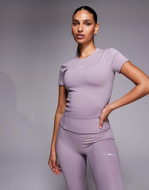 Nike – One Training – Ljusbrun, figurnära topp med korta ärmar - view 1