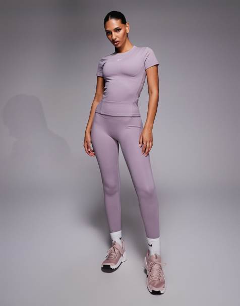 Nike – One Training – Ljuslila, figursytt och sömlöst set med kortärmad topp och leggings med hög midja - view 1