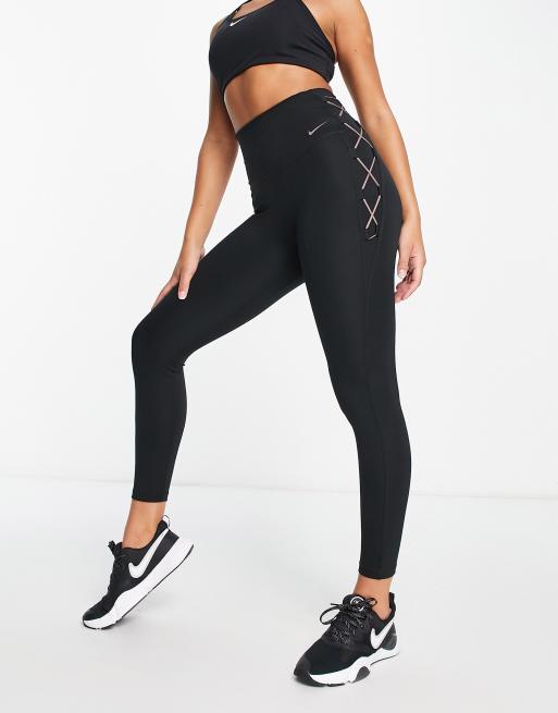 Nike - Leggings alla caviglia a vita alta neri con stampa Just Do