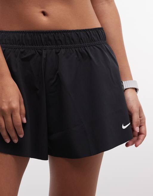 Nike One Training shorts in black , 5 of 5