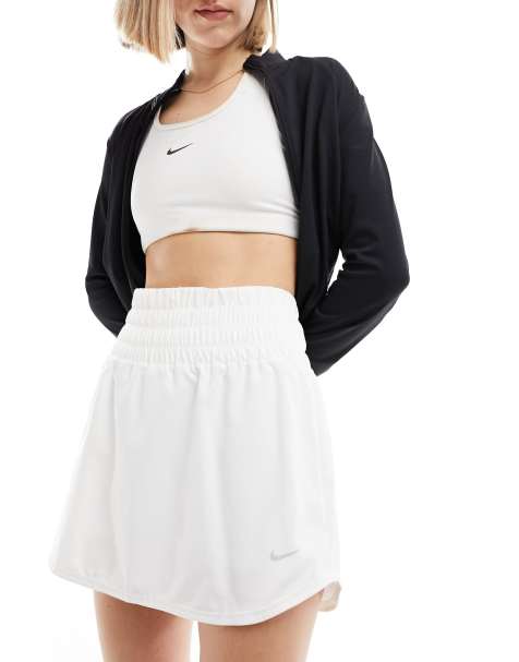 White nike hot sale shorts womens