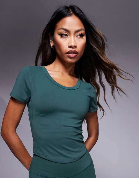 Nike - One Training - T-shirt taglio corto aderente verde - view 1