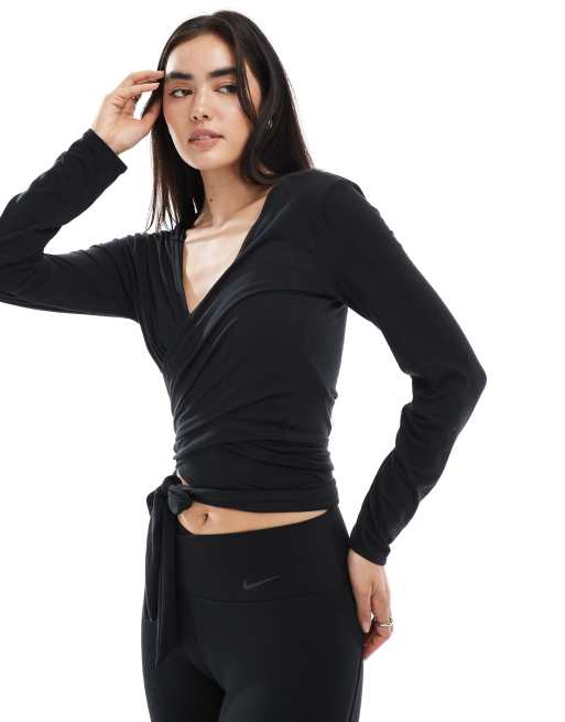 Nike - One Training - Top a maniche lunghe avvolgente nero vestibilità comoda