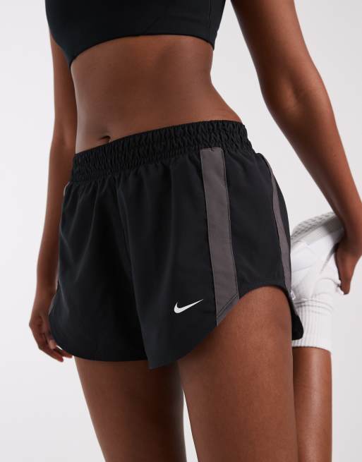 Nike One Training woven shorts in black, 3 of 5