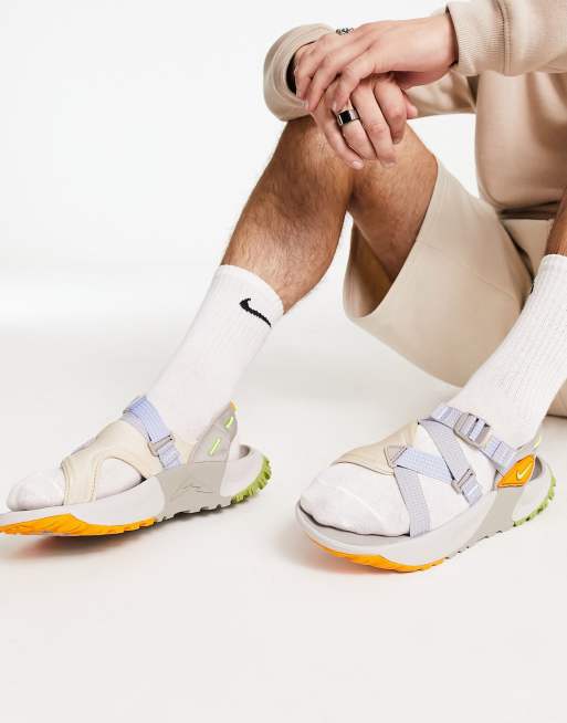 Nike – Oneonta – Next Nature – Sandfärgade/järngrå vandringssandaler