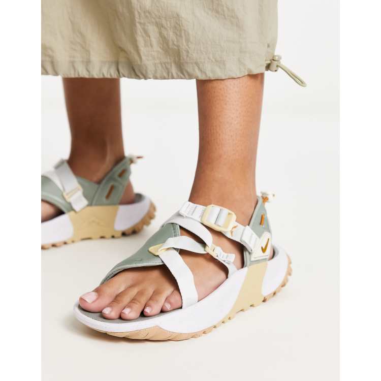 Nike Oneonta sandals in mica green