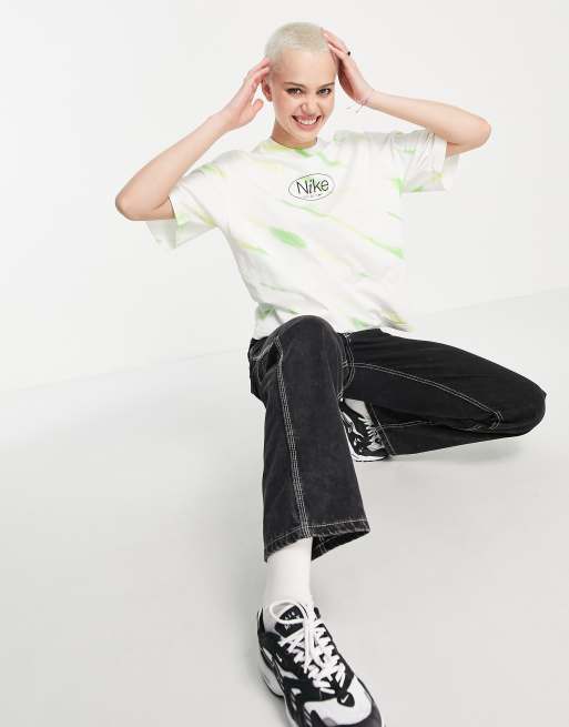 Nike - Optimism - Hvid T-shirt med regnbuefarvet batik i firkantet pasform, 4 af 4