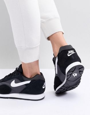 nike outburst trainers