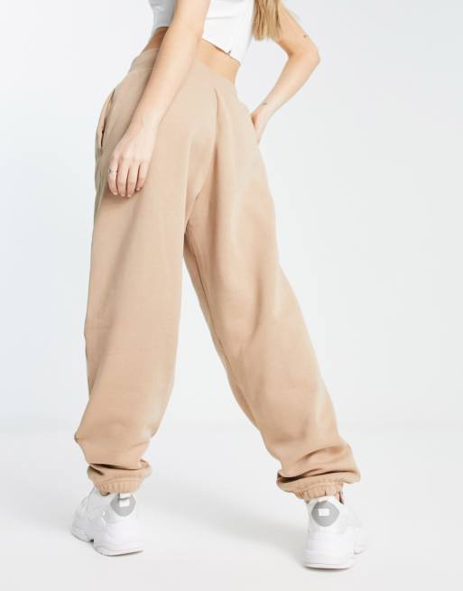 Nike – Oversize-Jogginghose in Hanfbraun mit kleinem Swoosh-Logo und hohem Bund, 2 von 4