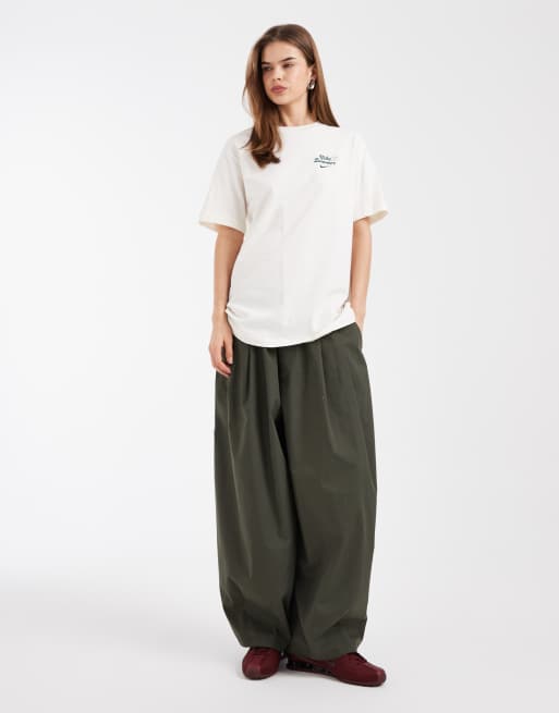 Nike oversized boxy graphic t-shirt in off white, 2 of 4