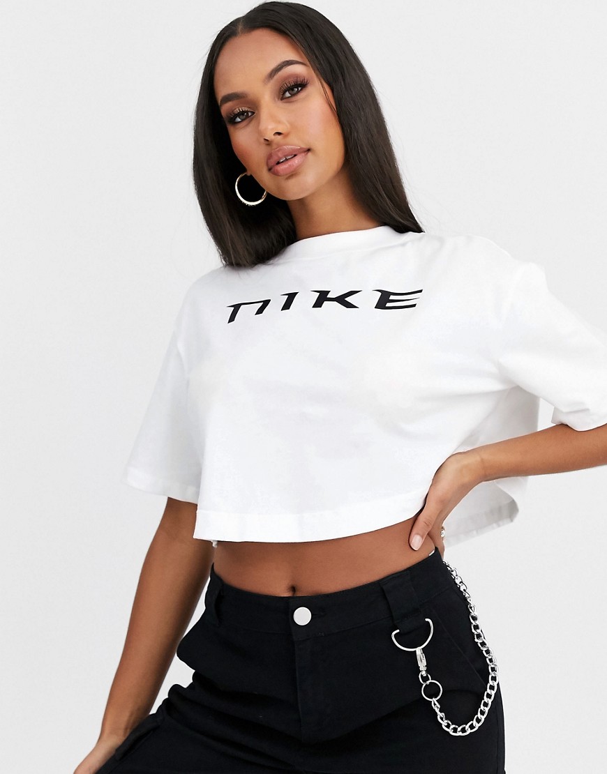 Nike - Oversized cropped T-shirt in wit
