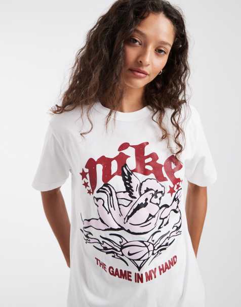 Nike oversized graphic t-shirt in white 