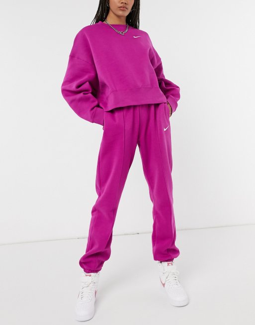 Nike - Oversized joggingbroek met mini-swoosh in paars