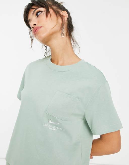 Nike – Oversized-T-Shirt mit Swoosh-Logo in Dampfgrün