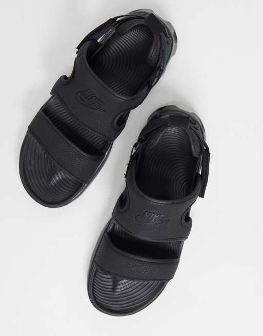 Nike sandals hot sale all black