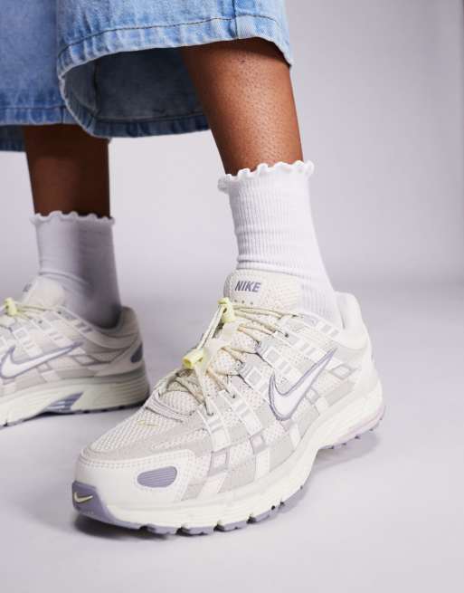 Nike – P-6000 – Benvita och lila träningsskor i unisex-modell, 5 av 5