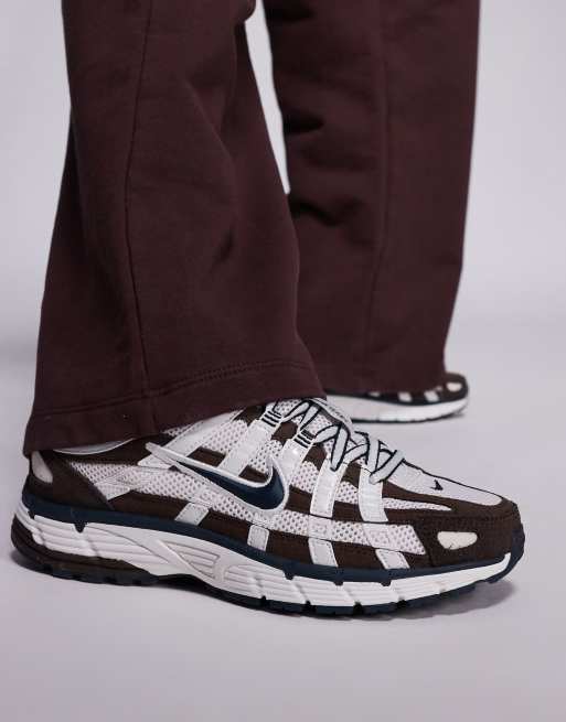 Nike – P-6000 – Buty sportowe w kolorze białym i bordowym, 3 z 5