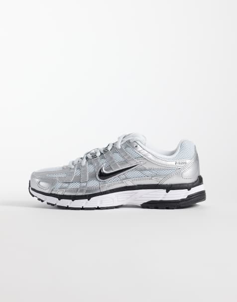 Nike - P-6000 - Sølvfarvede og sorte sneakers - view 1