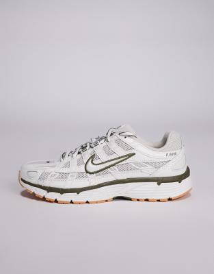 Nike - P-6000 - Sneaker in gebrochenem Weiß und Khaki-Brown