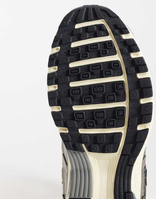 Nike P-6000 Sneaker mit großen Schnürsenkeln in Metallic-Schwarz, 5 von 5