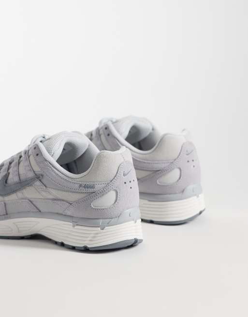 Nike - P-6000 - Sneakers in camoscio grigio chiaro, 2 di 5