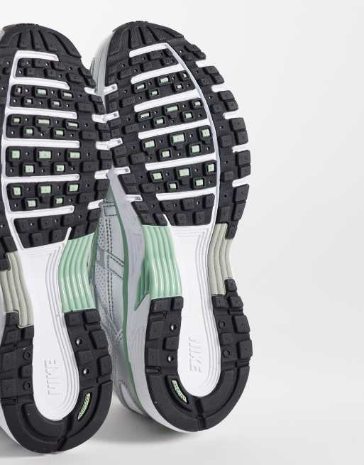Nike P-6000 sneakers in light green and metallic silver , 4 of 5