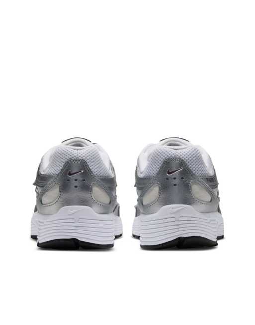Nike P-6000 sneakers in metallic en bordeauxrood, 5 van 5