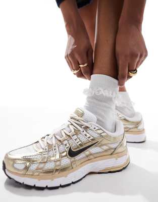 Nike Shiny Low Top Sneakers In White