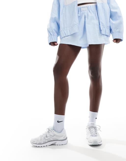 Nike P-6000 sneakers in white and silver, 3 of 5