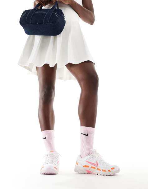 Nike - P-6000 - Sneakers in wit met roze details - view 1