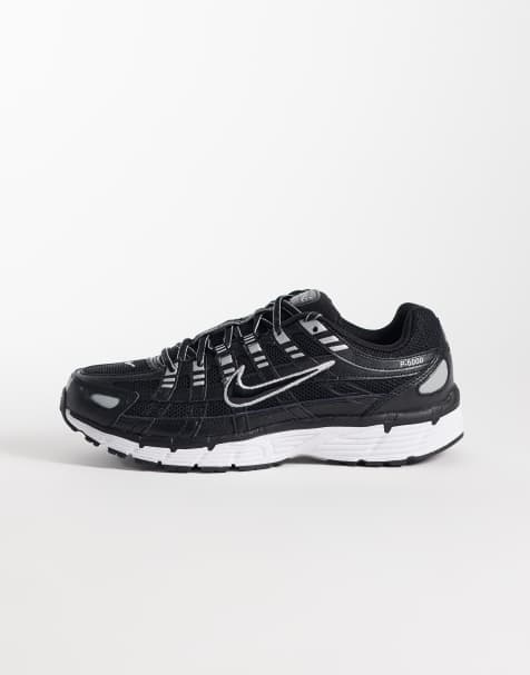 Nike - P-6000 - Sorte sneakers med hvide og metalliske sølvfarvede detaljer - view 1