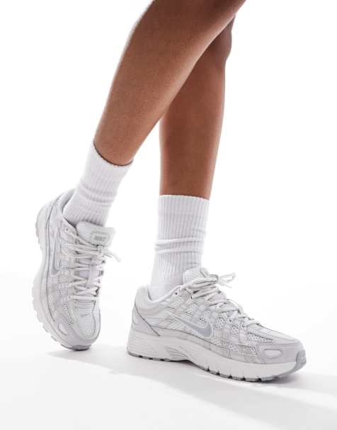 Nike – P-6000 – Unisex-Sneaker in Weiß und Grau - view 1