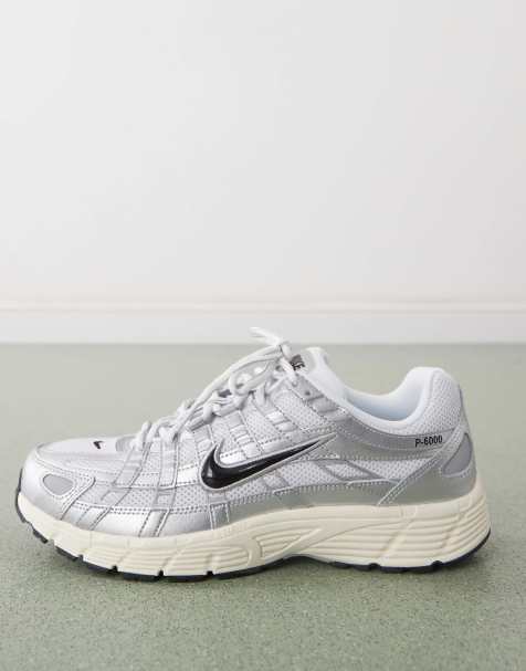 Nike – P-6000 – Unisex-Sneaker in Weiß und Silber - view 1