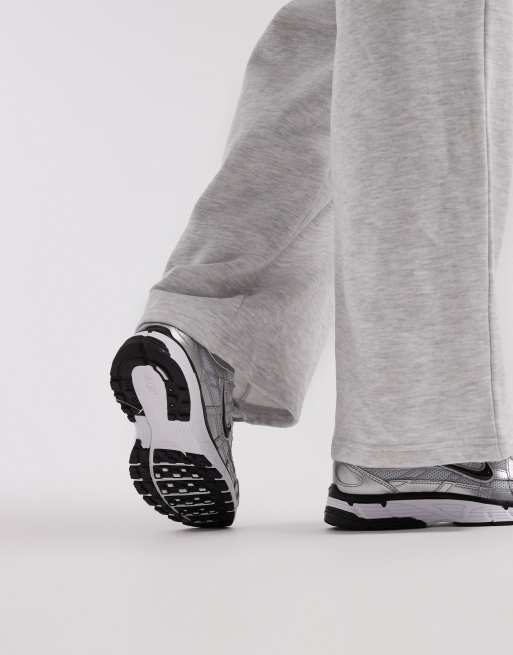Nike - P-6000 - Unisex - Sorte og sølvfarvede sneakers, 5 af 5
