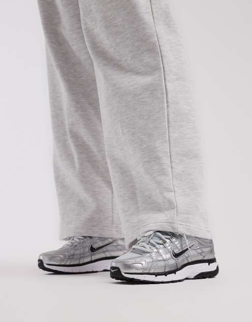 Nike P-6000 unisex trainers in black and silver, 3 of 5