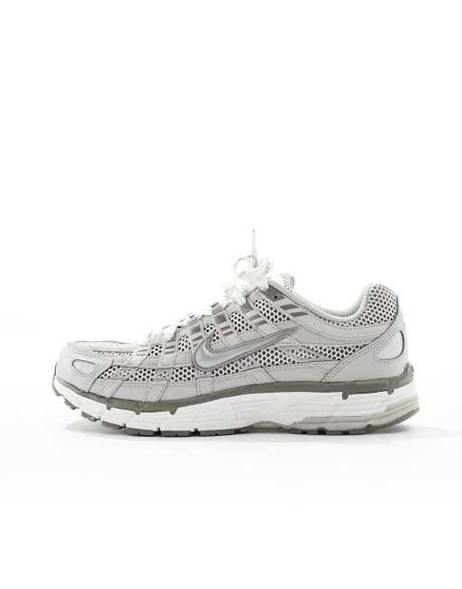Nike - P-6000 PRM - Sølvfarvede og hvide sneakers 