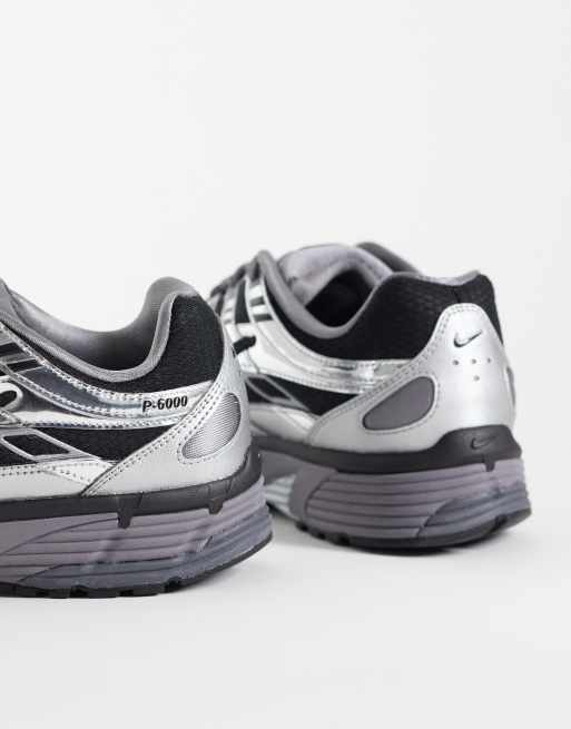 Nike P-6000 zapatillas de deporte en negro y plata cromada, 2 de 5