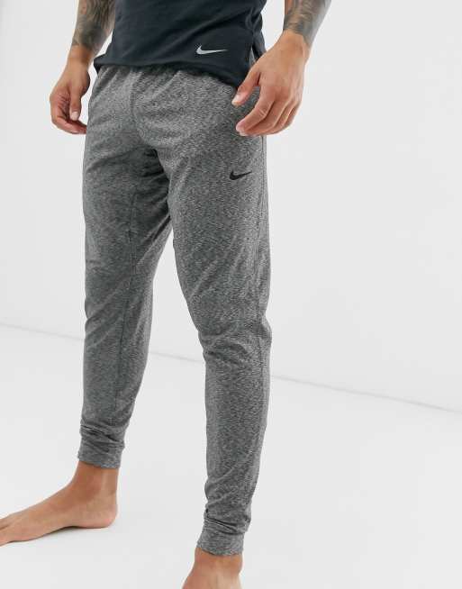 Nike Pantalon de jogging style yoga Gris fonc ASOS