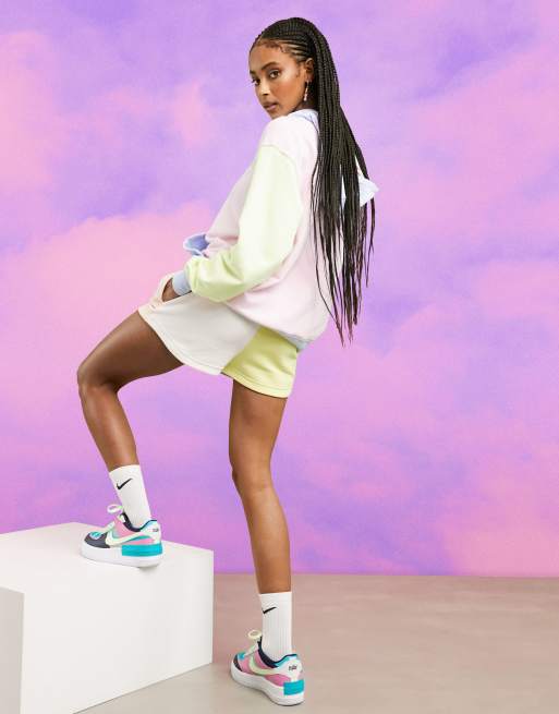 Pantaloncini nike colorati discount