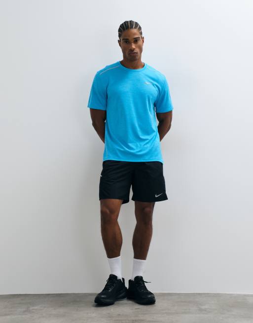 Nike - pantalones cortos Miler Dri-FIT 7 inch 2 en 1 en negro, 4 de 5
