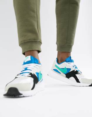 nike pantheos trainers in white