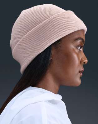 Nike Peak Beanie In Pink